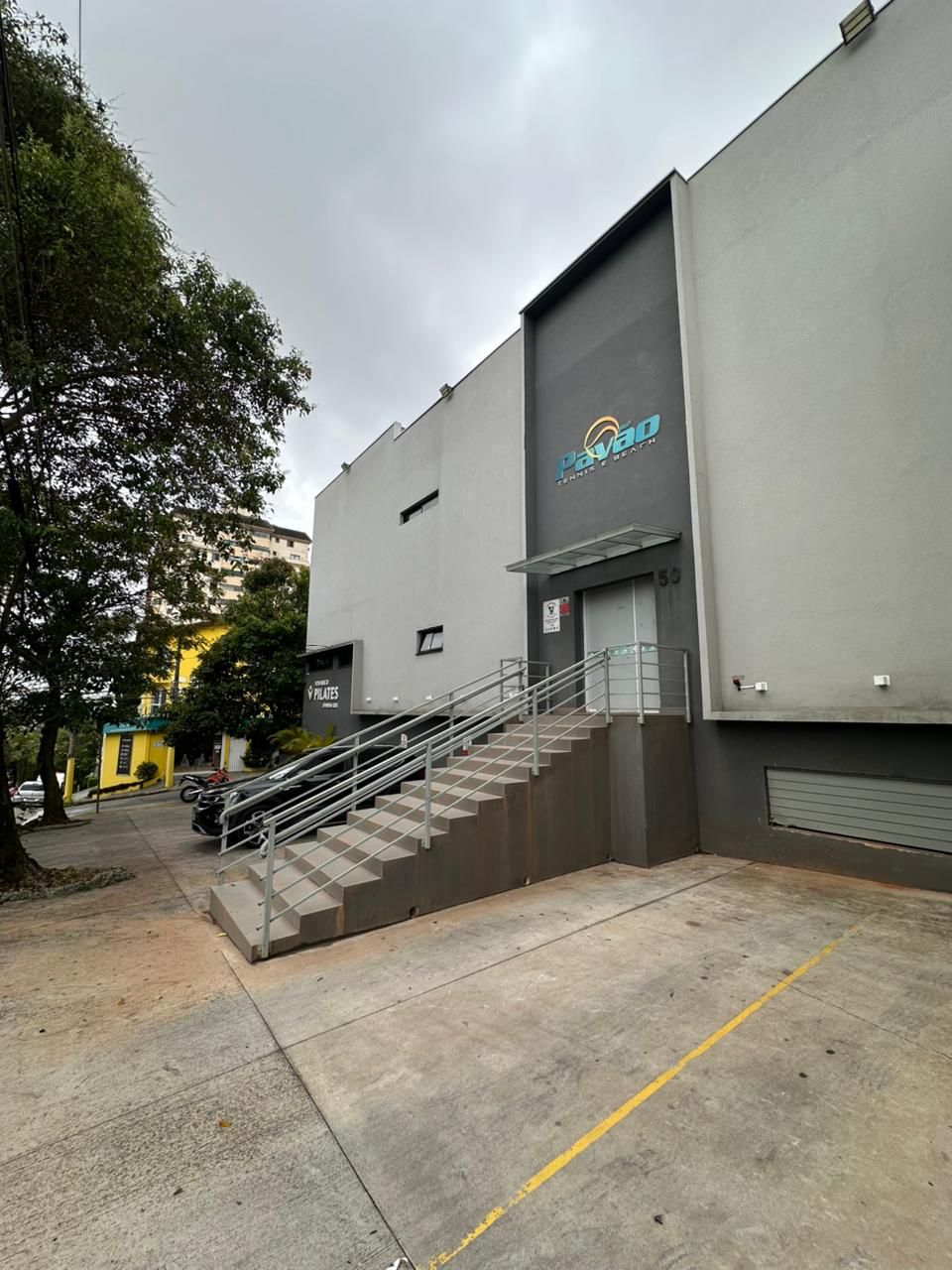 Fachada Pavão Tênis e Beach